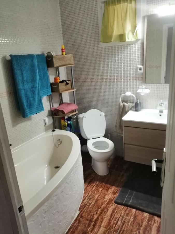 Schoene Wohnung Mit Wifi Und Parkplatz Auf Der Strasse Oliva Zewnętrze zdjęcie